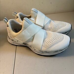 TIEM Size 8 Slipstream Indoor Cycling Shoes White Women